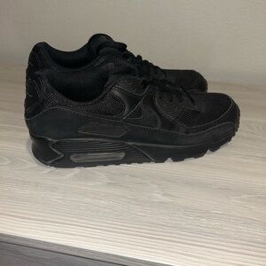 Black Airmax Sneakers
